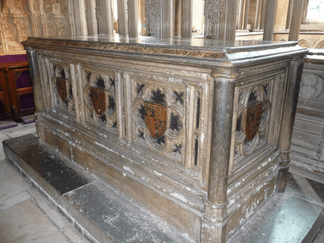 Tumba de Arthur na Catedral de Worcester.