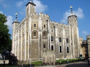 Torre de Londres. Local onde Elizabeth esteve em duas diferentes ocasiões, uma para ser presa, outra rumo a sua coroação.
