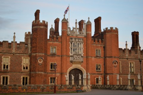 hampton-court-front
